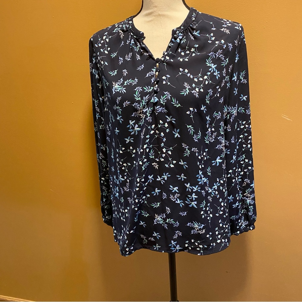 Banana Republic navy blue paisley long sleeve career business casual blouse sz M